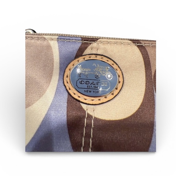 Coach Optic Signature Wristlet Horse and Carriage Logo - Picture 4 of 4